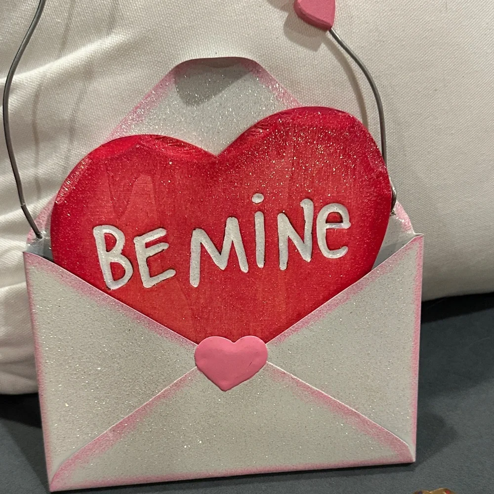 Valentine's Day Heart Decor Set - Picture 12 of 16